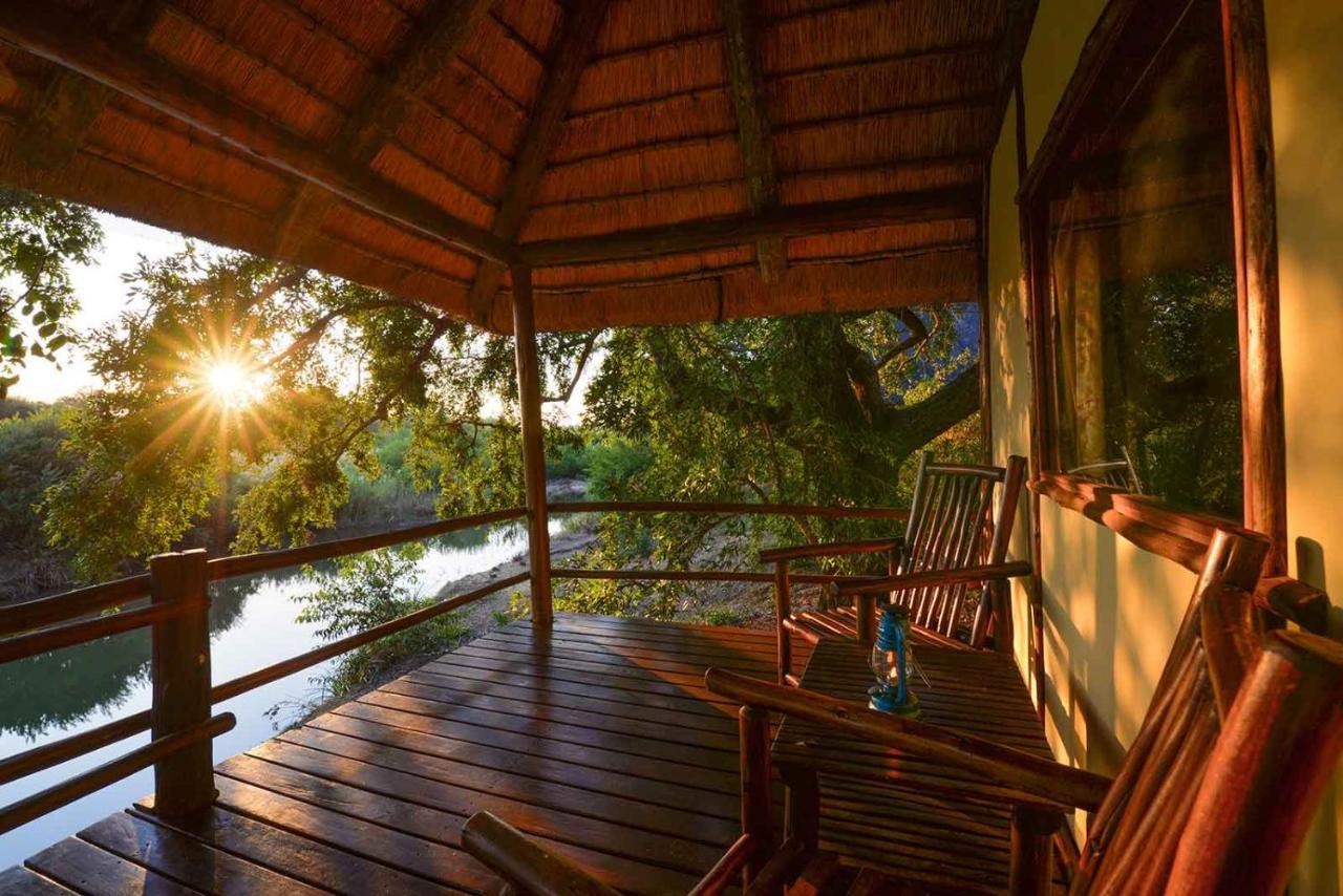 Klaserie River Safari Lodge โฮดสปรูท ภายนอก รูปภาพ